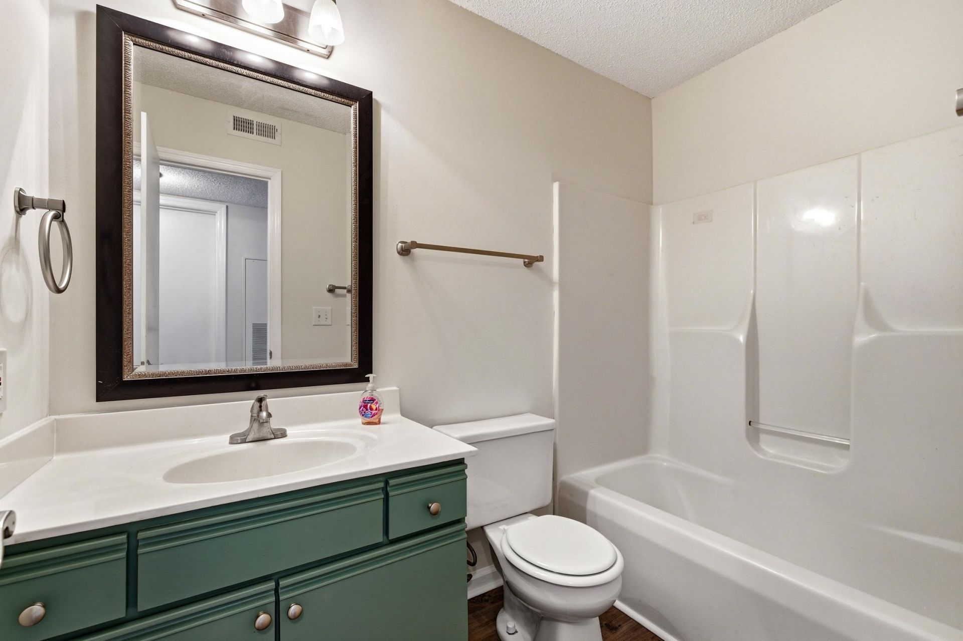 2150 C Clearwater Dr. Photo 24