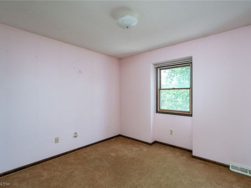 6908 Hidden Valley Drive, Amherst, OH 44001 Photo 14