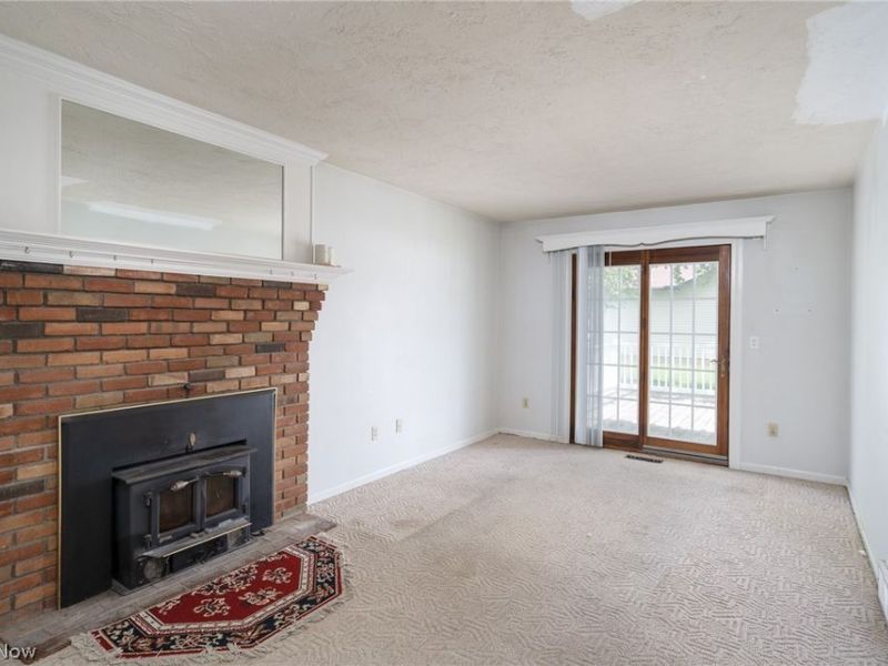 6908 Hidden Valley Drive, Amherst, OH 44001 Photo 3
