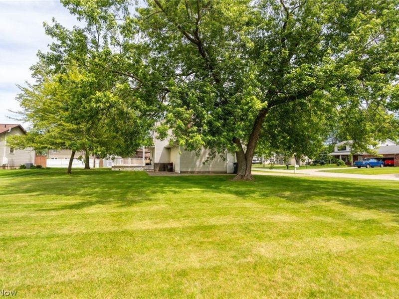 6908 Hidden Valley Drive, Amherst, OH 44001 Photo 40