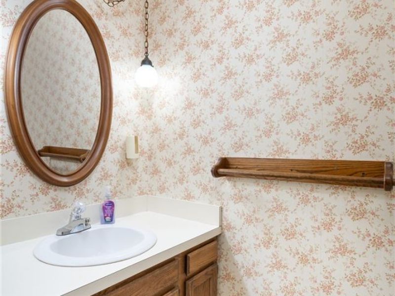 6908 Hidden Valley Drive, Amherst, OH 44001 Photo 5