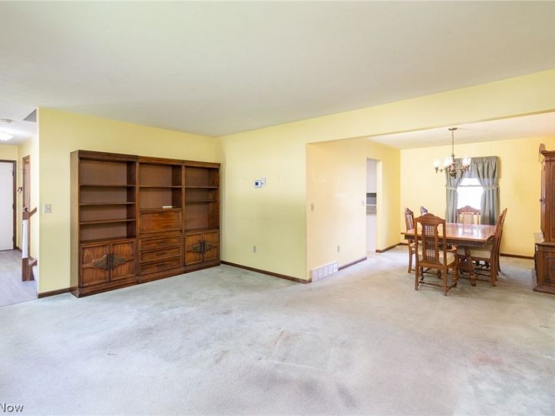 6908 Hidden Valley Drive, Amherst, OH 44001 Photo 8
