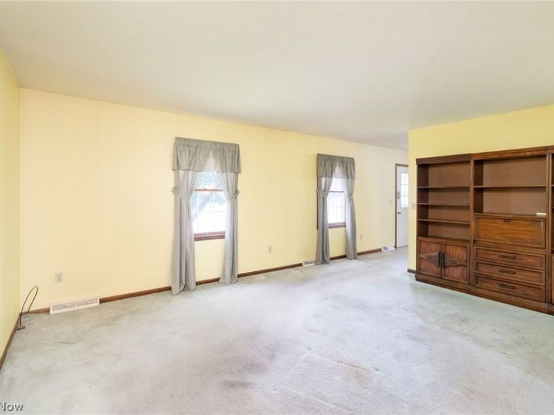 6908 Hidden Valley Drive, Amherst, OH 44001 Photo 9