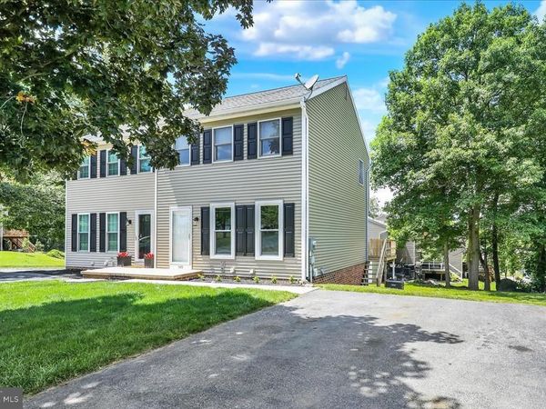 588 MOUNT GRETNA ROAD, ELIZABETHTOWN, PA 17022