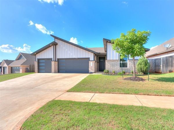 8221 NW 152nd Terrace, Edmond, OK 73013