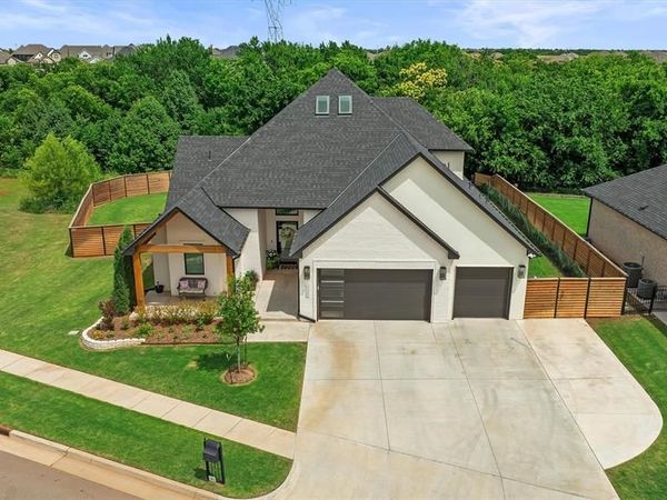 14516 N Chambord Drive, Yukon, OK 73099