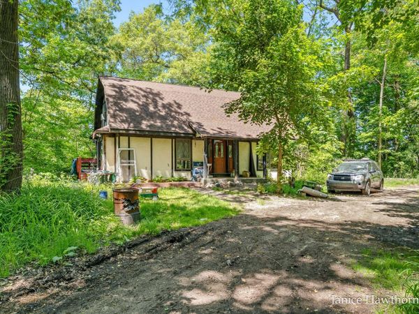 141 Irving Road, Middleville, MI 49333