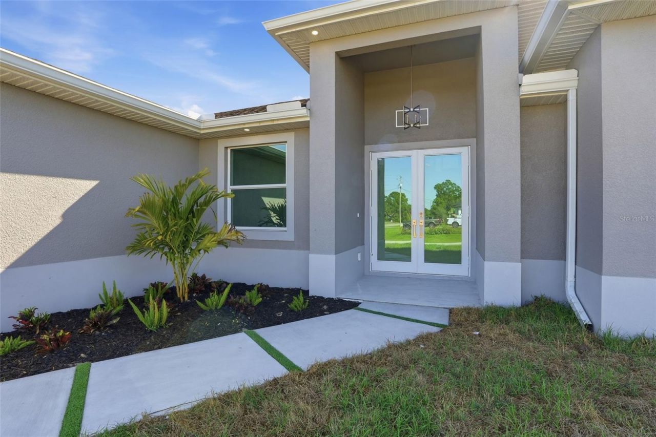 429 Palmyra Avenue , Lehigh Acres, FL 33974 Photo