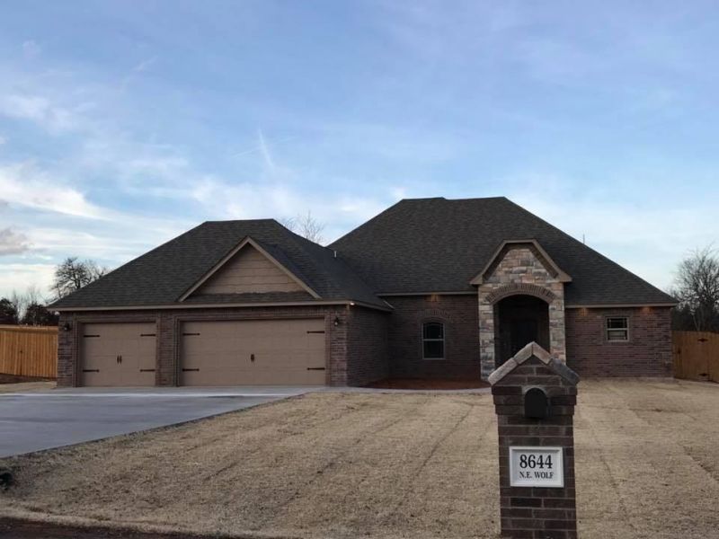 8644 NE Wolf Rd, Elgin, OK 73538 Main Photo