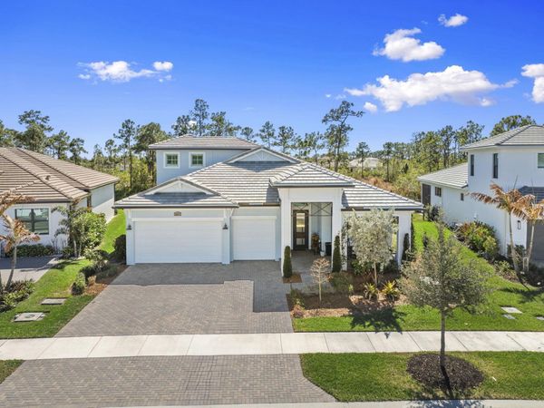 2077 SE Mosaic Boulevard, Port St. Lucie, FL 34984