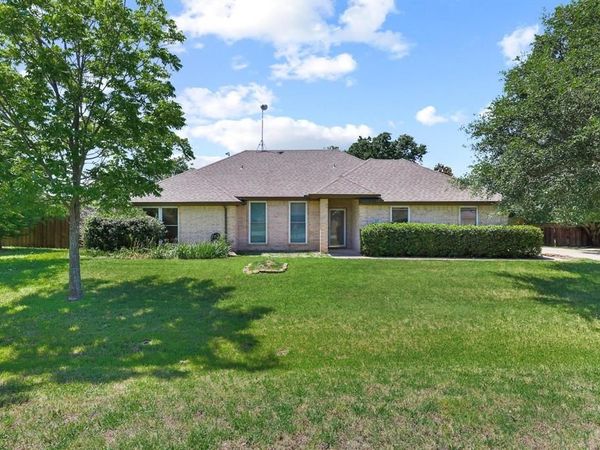 315 Preston Glen, Gunter, TX 75058