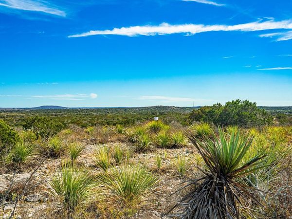 113 County Road 429B, Uvalde, TX 78801