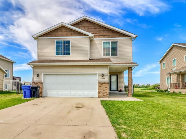 5543 27th Street S, Fargo, ND 58104