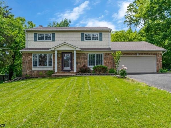 1 Linda Ln, North Plainfield, NJ 07060