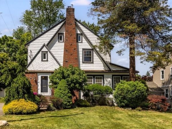 61 Luddington Rd, West Orange, NJ 07052