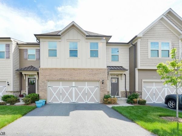 27 Winfield Dr, Woodcliff Lake, NJ 07677