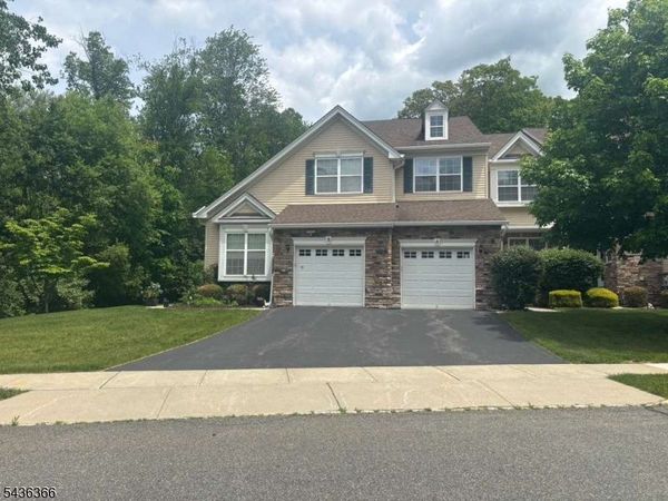 39 Lamerson Cir, Mount Olive, NJ 07828
