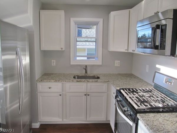 281 S Washington Ave, Unit 2, Dunellen, NJ 08812