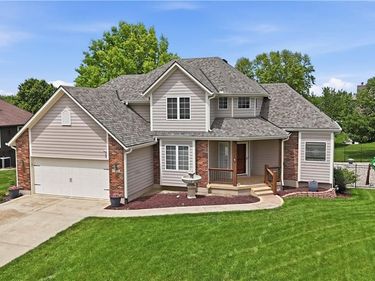 1305 SW Crystal Creek Place, Blue Springs, MO 64015