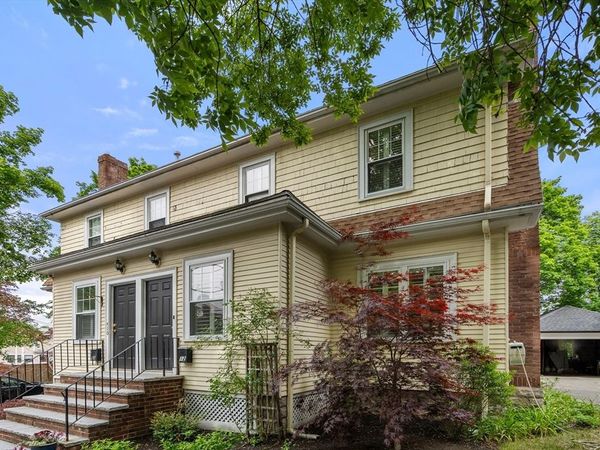 10-12 Richardson Ave, Unit 2, Arlington, MA 02476