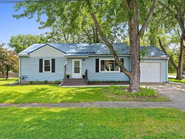 105 N 4TH AVENUE, Winneconne, WI 54986