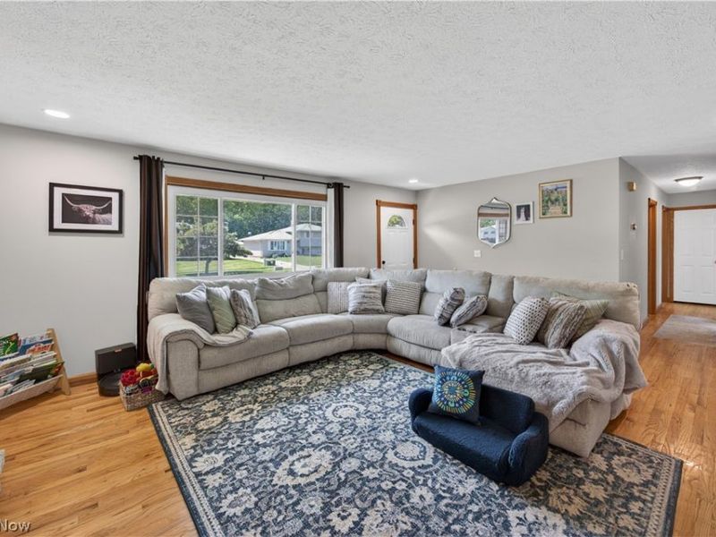 35577 Freed Drive, Eastlake, OH 44095 Photo 2