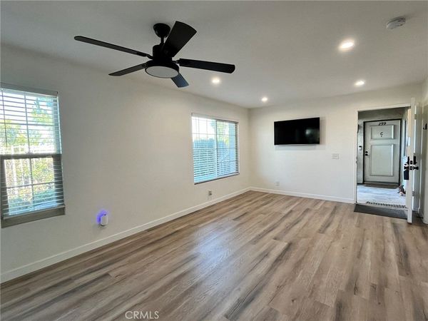 23335 La Crescenta , Mission Viejo, CA 92691