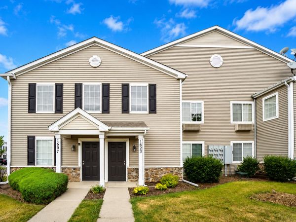 1623 Silverstone Drive , Unit 1623, Carpentersville, IL 60110