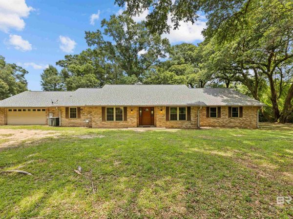 20010 Oakdale Lane, Robertsdale, AL 36567