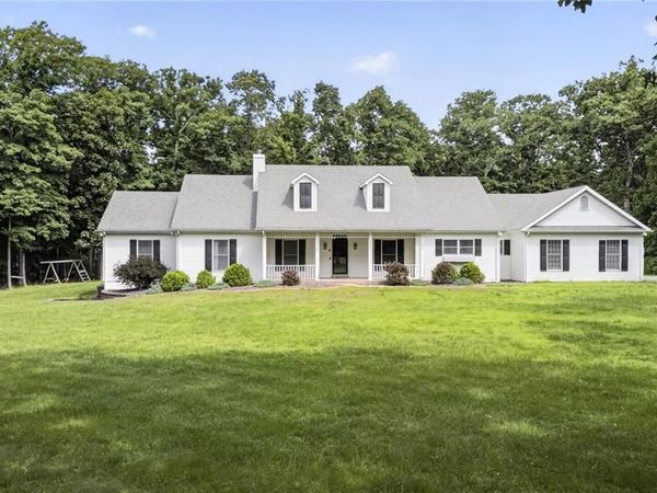 2 Woodridge Drive , Defiance, MO 63341