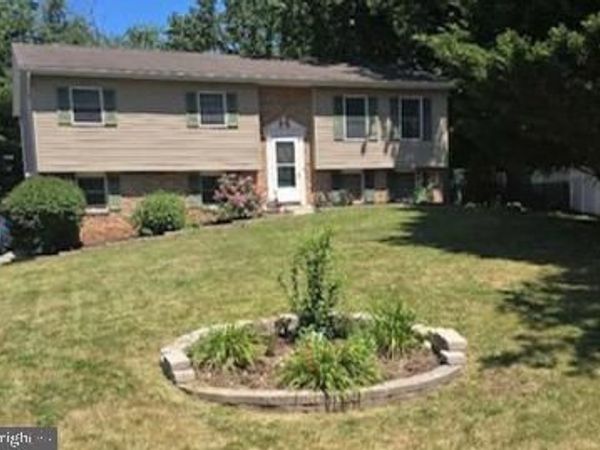 1047 CELESTE DRIVE, SHIPPENSBURG, PA 17257