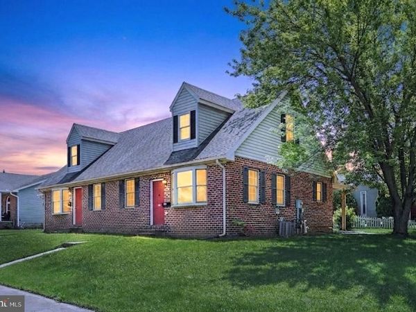 439 GRANT DRIVE, HANOVER, PA 17331
