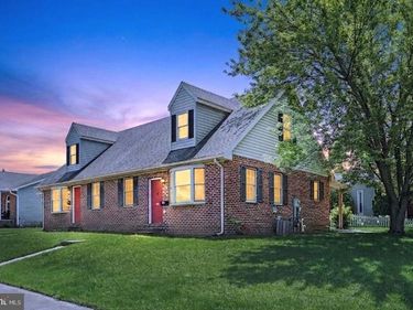 439 GRANT DRIVE, HANOVER, PA 17331