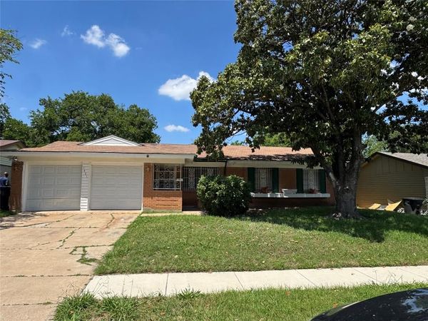 1421 Glasgow Road , Fort Worth, TX 76134
