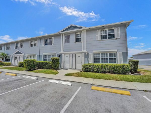 1829 SW 81st Way, Unit 5, Davie, FL 33324
