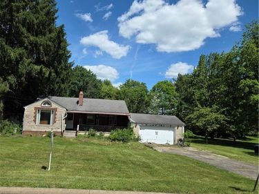 29 Philrose Lane, Poland, OH 44514