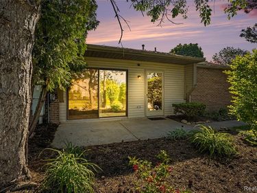 314 Spring Brooke Drive , Brighton, MI 48116
