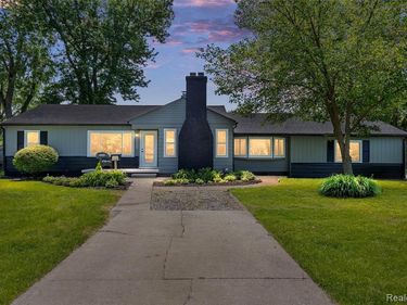 32443 Florence Street , Garden City, MI 48135