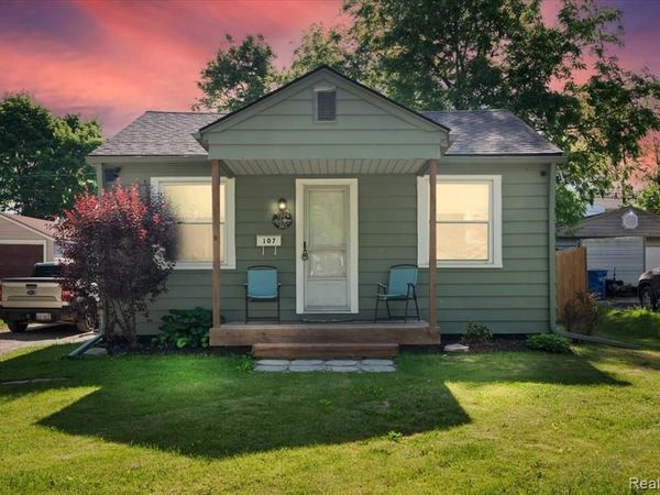 107 S Tilden Avenue, Waterford Twp, MI 48328