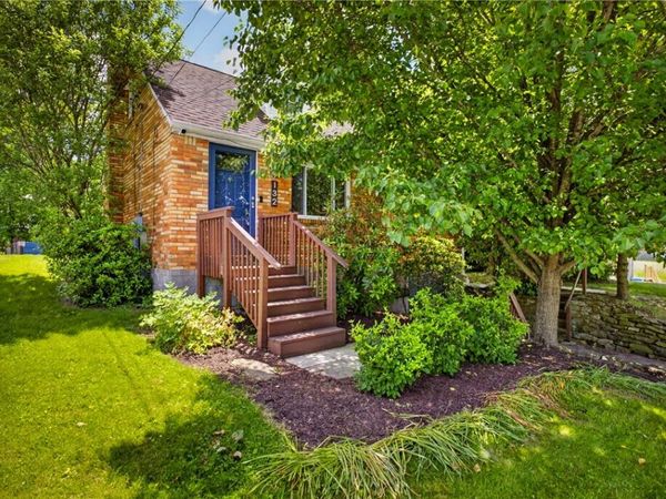 132 Pheasant Dr , Penn Hills, PA 15235