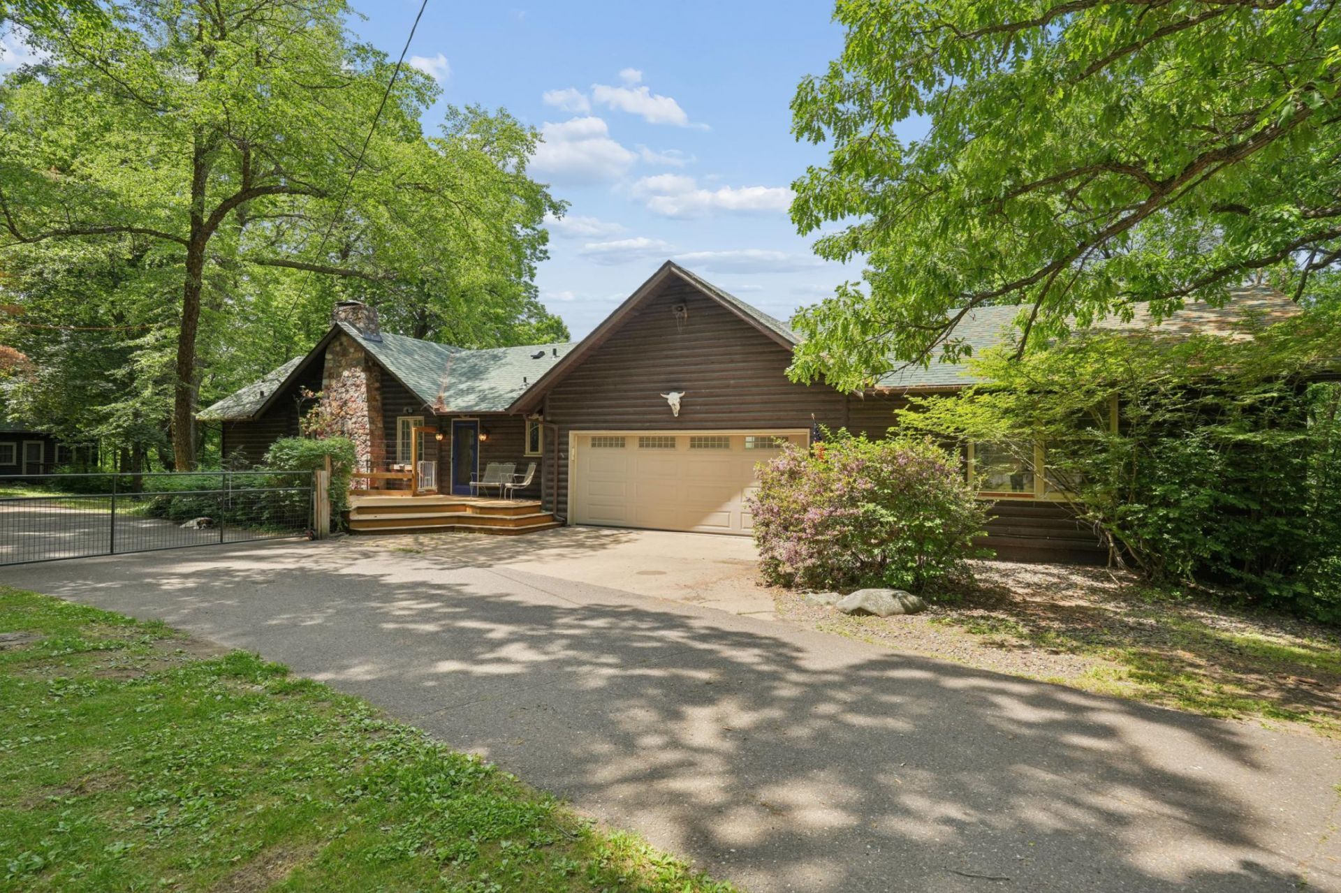 901 N Cascade Street, Osceola, WI 54020