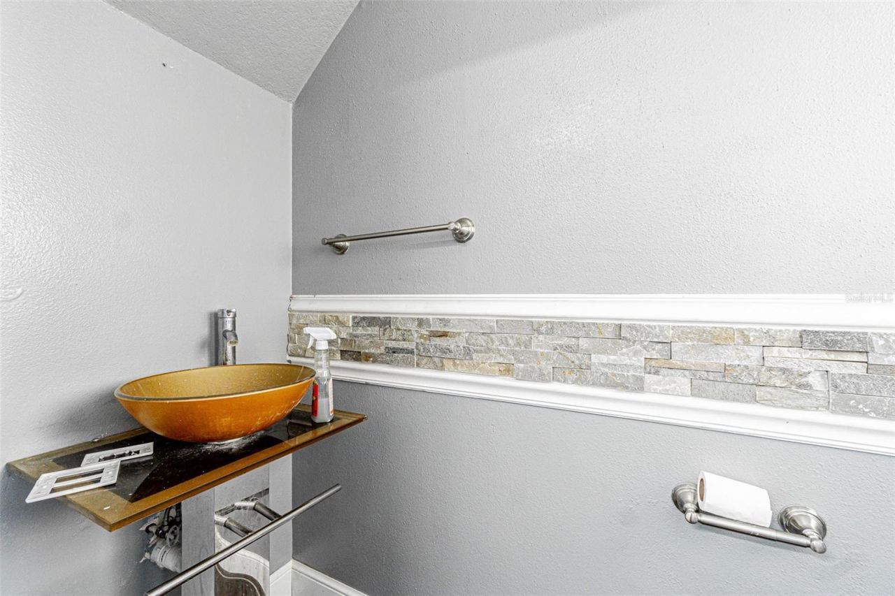6400 46th Avenue N, Unit 3, Kenneth City, FL 33709 Photo