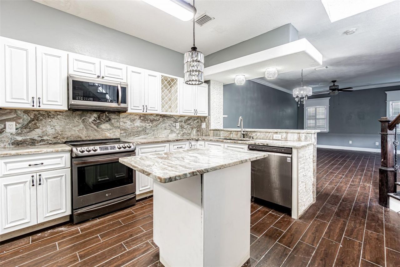 6400 46th Avenue N, Unit 3, Kenneth City, FL 33709 Photo
