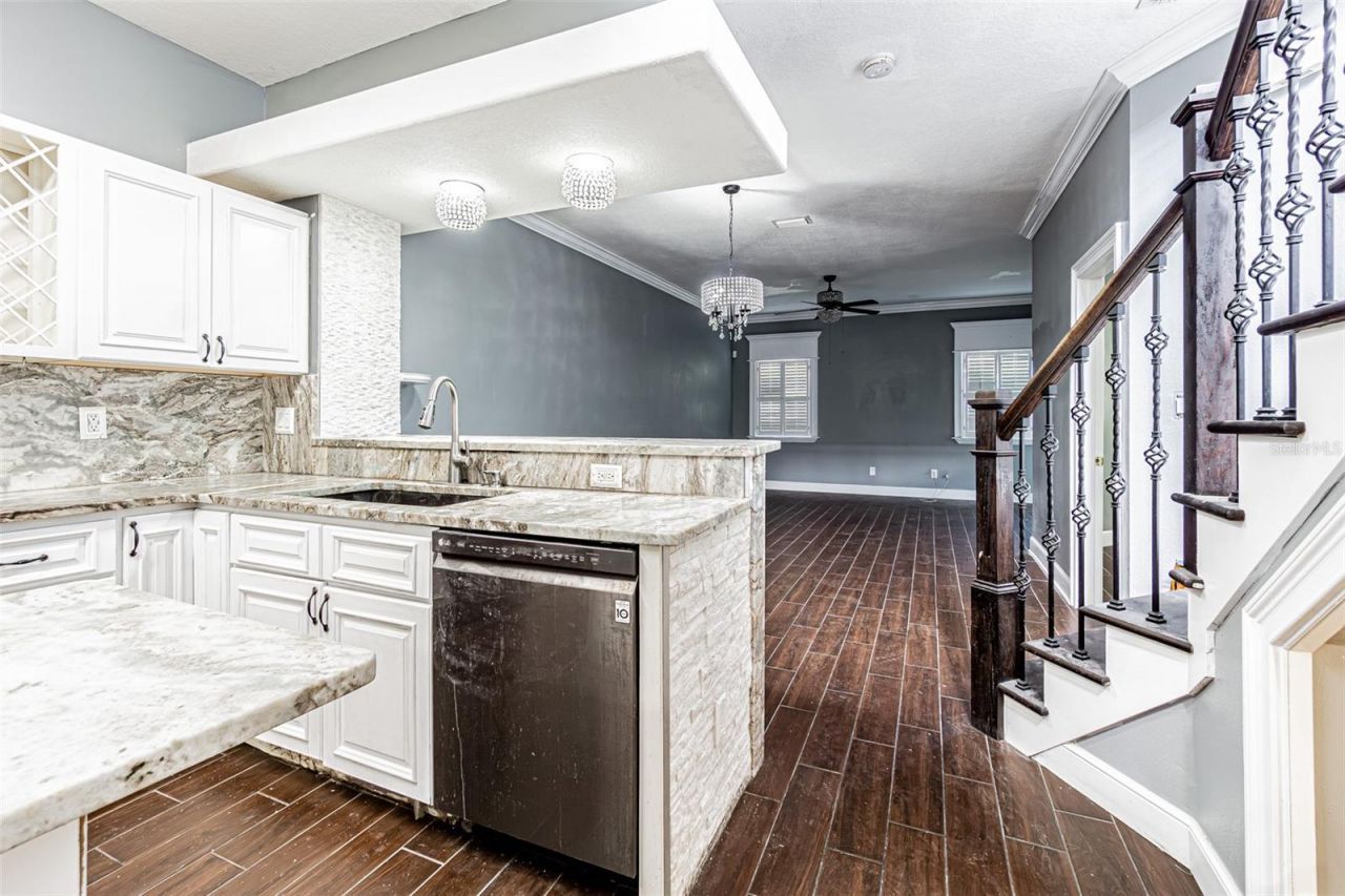 6400 46th Avenue N, Unit 3, Kenneth City, FL 33709 Photo