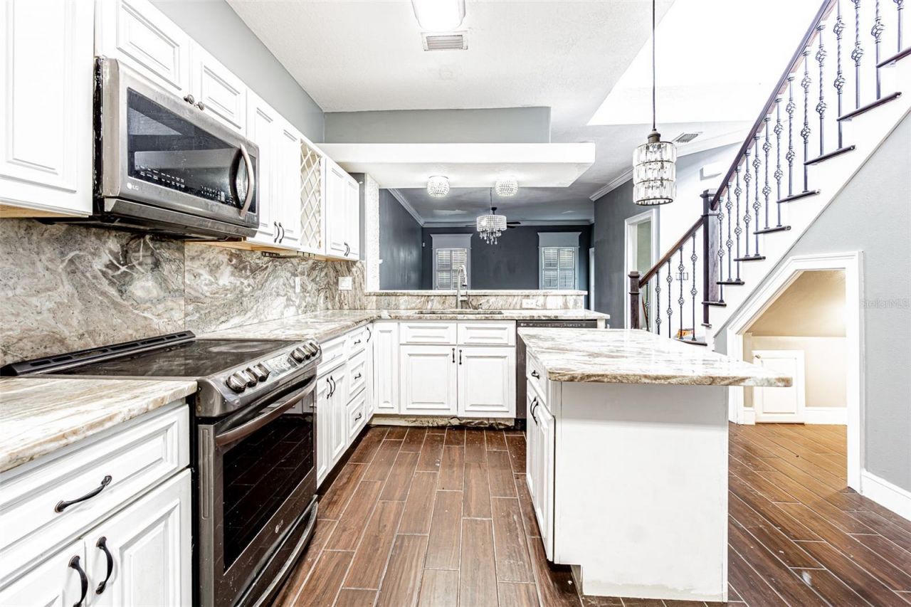 6400 46th Avenue N, Unit 3, Kenneth City, FL 33709 Photo