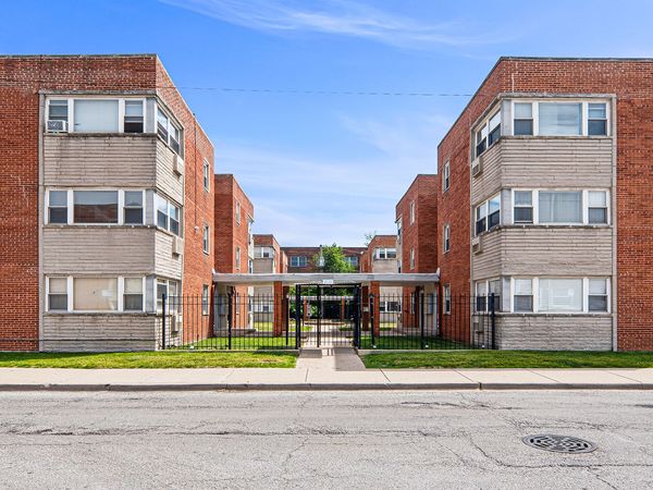 2411 W Balmoral Avenue , Unit 3B, Chicago, IL 60625