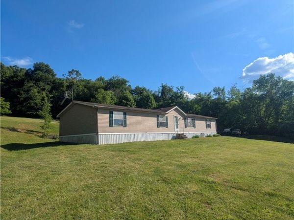 17960 Raven Road , Salesville, OH 43778