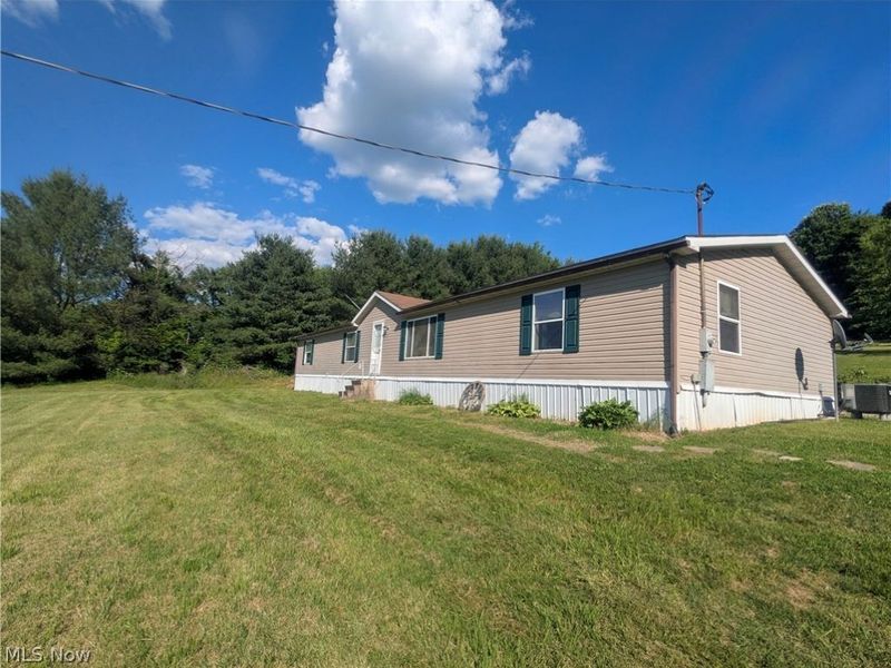 17960 Raven Road, Salesville, OH 43778 Photo 3