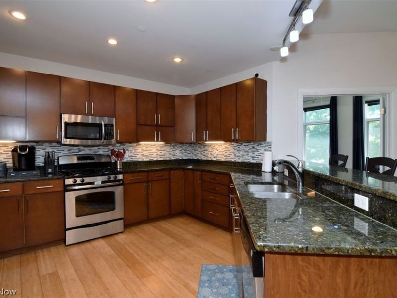 1403 Copper, Unit 307, Cleveland Heights, OH 44118 Photo 4