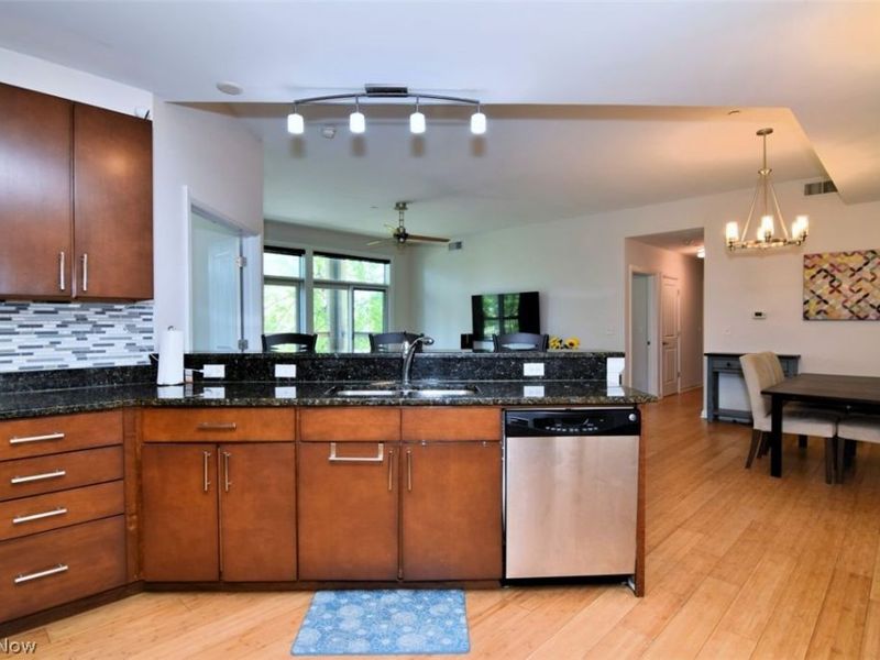 1403 Copper, Unit 307, Cleveland Heights, OH 44118 Photo 5